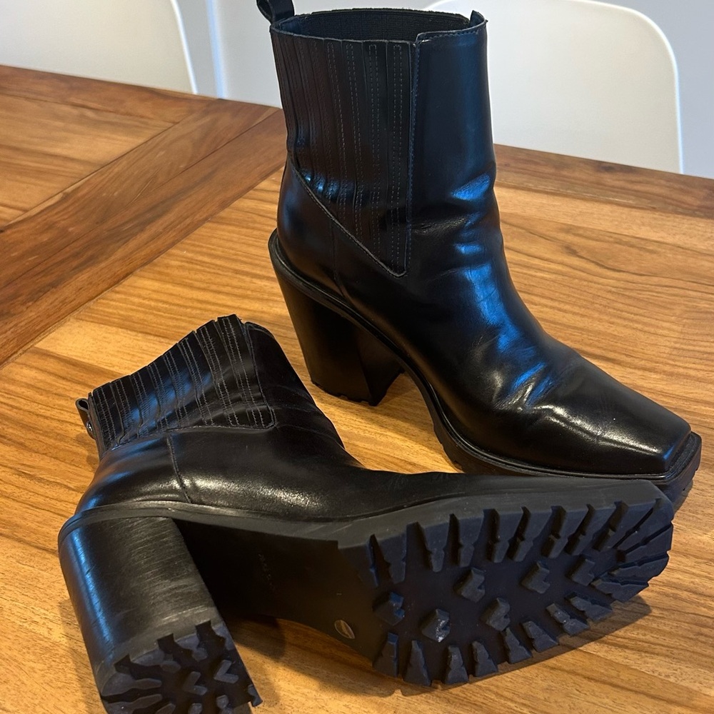 Vince Camuto ARESSE Block Heel Lug Bootie